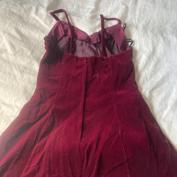 Vintage crimson velvet dress - Picture 7 of 7